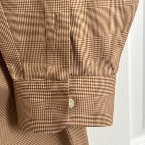 button down - Picture 3 of 4